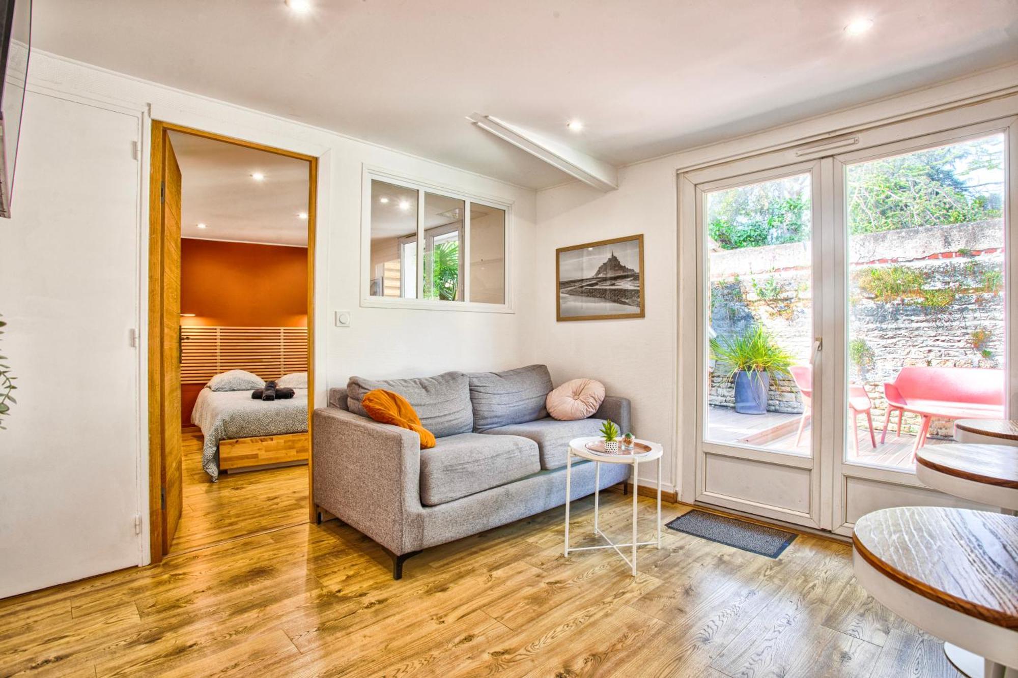 Appartement Fraichement Renovee - Jacuzzi Au Coeur De Caen Buitenkant foto